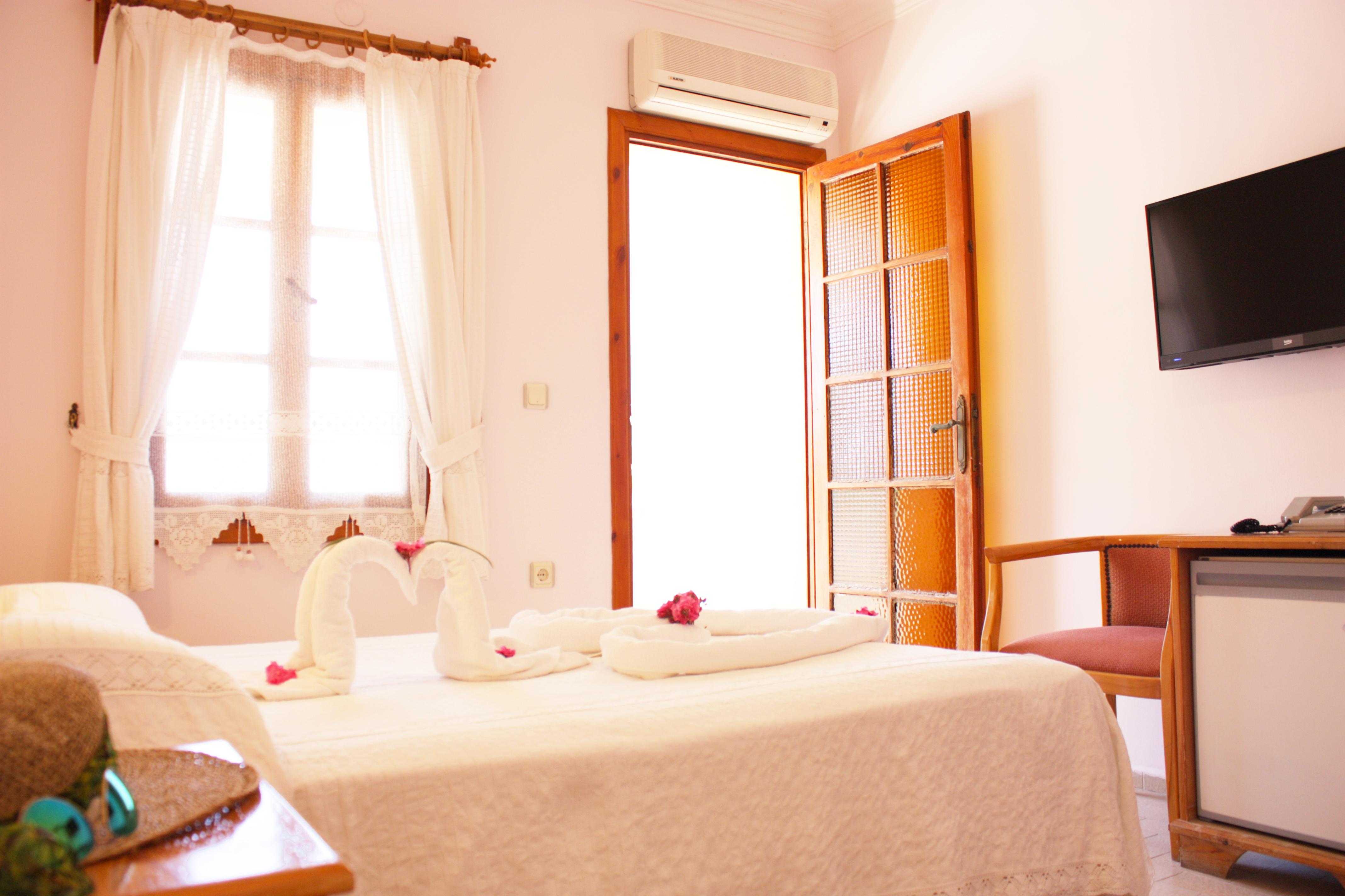 Toloman Hotel Bitez Beach ภายนอก รูปภาพ