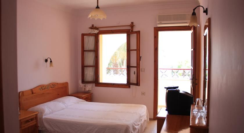 Toloman Hotel Bitez Beach ภายนอก รูปภาพ